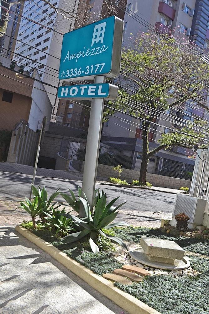 Hotel Ampiezza Κουριτίμπα Εξωτερικό φωτογραφία